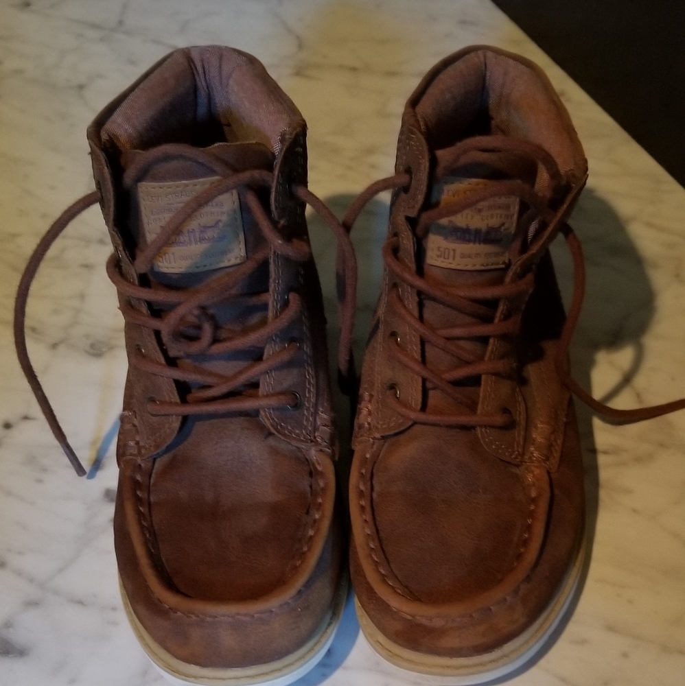 Levi boots